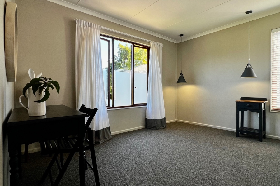 2 Bedroom Property for Sale in Heatherlands Western Cape